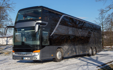 Autokarem autobus SETRA (83 míst)